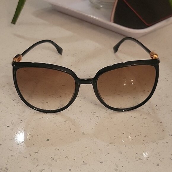 FENDI FF Logo Oversize Sunglasses - Picture 5 of 10